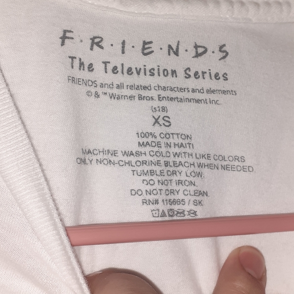 Friends white tshirt - Picture 3 of 4